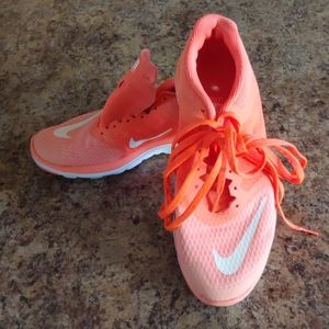 Nike women running shoes